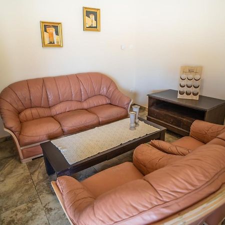 Toscana Apartman Gyula Buitenkant foto