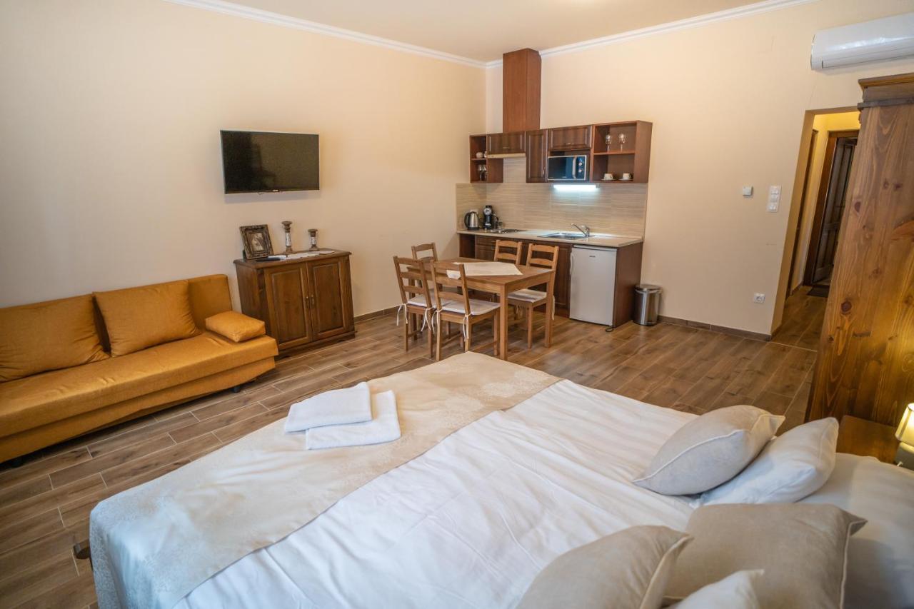 Toscana Apartman Gyula Buitenkant foto