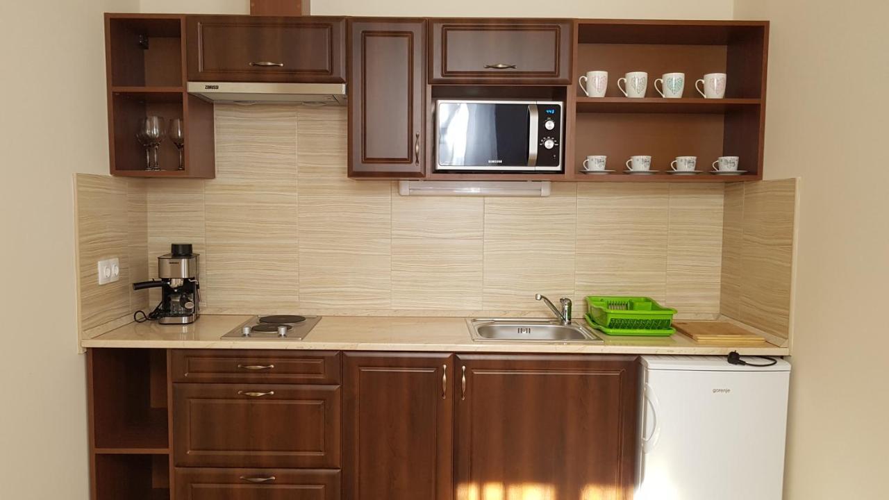 Toscana Apartman Gyula Buitenkant foto