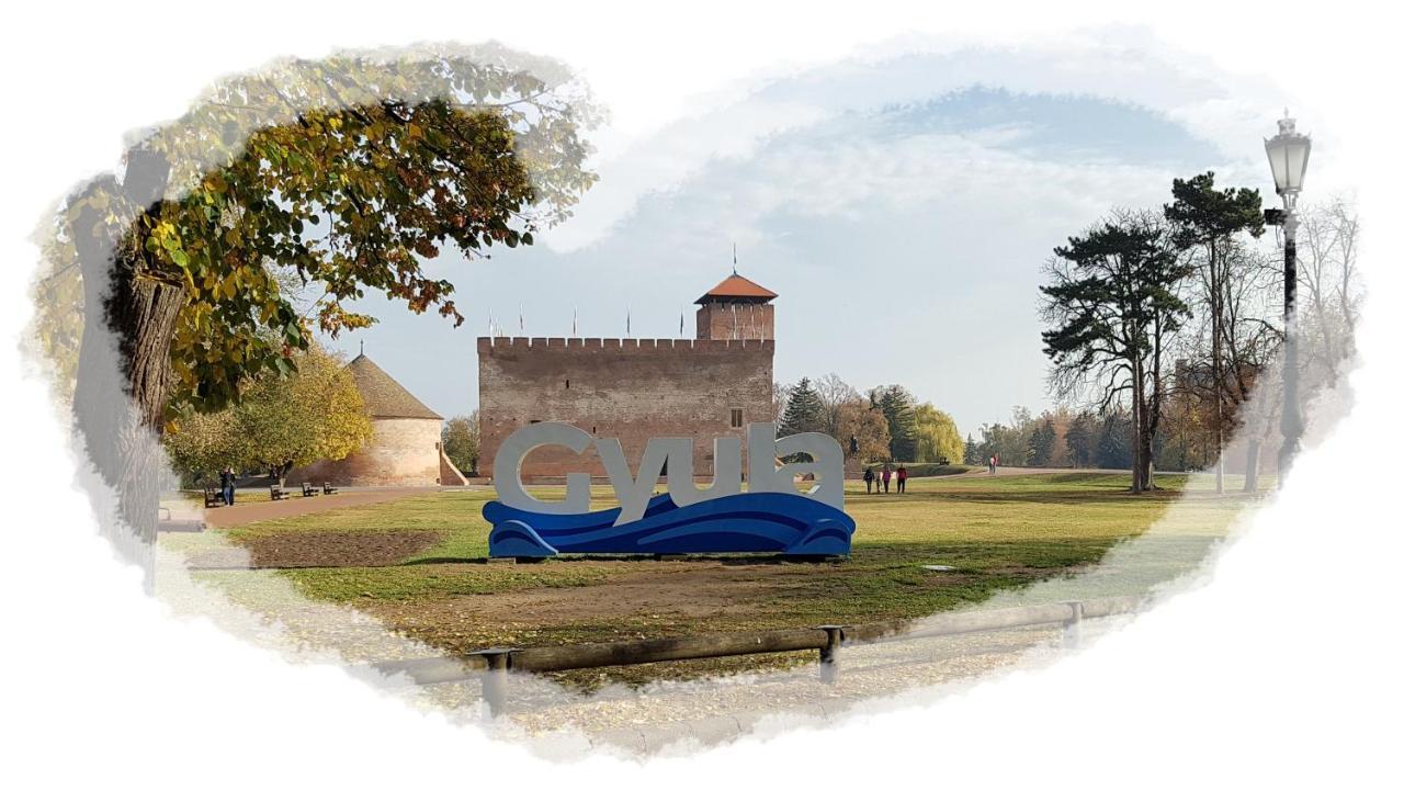 Toscana Apartman Gyula Buitenkant foto