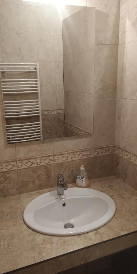 Toscana Apartman Gyula Buitenkant foto
